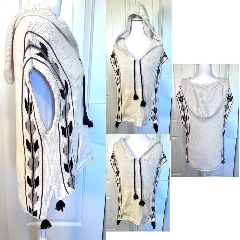 DolceVita Astrid hooded pullover sweater XS/S Southwestern Aztec Kangaroo pocket
